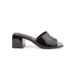 Chinelo AZAREY