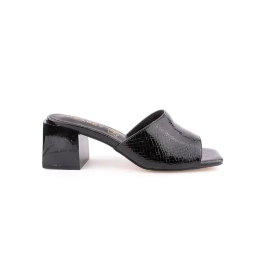 Chinelo AZAREY