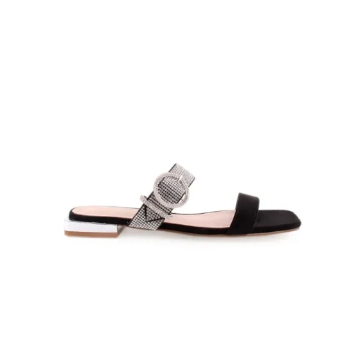 Chinelo AZAREY