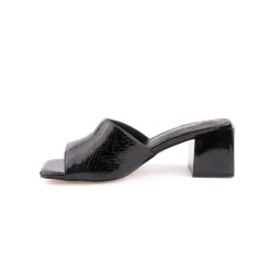 Chinelo AZAREY