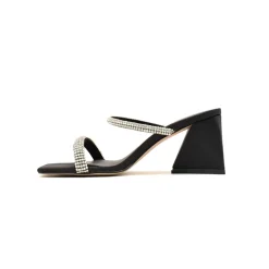 Chinelo AZAREY
