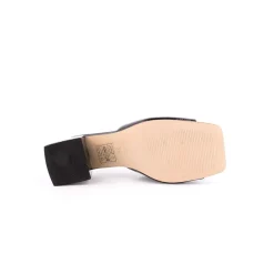 Chinelo AZAREY