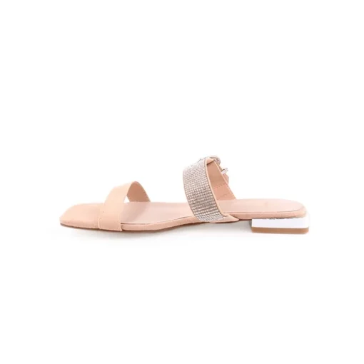 Chinelo AZAREY