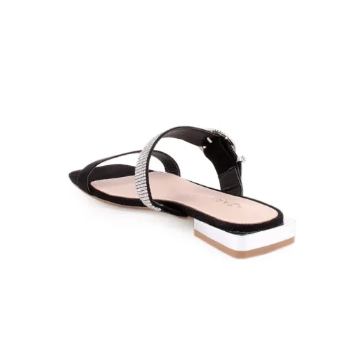Chinelo AZAREY