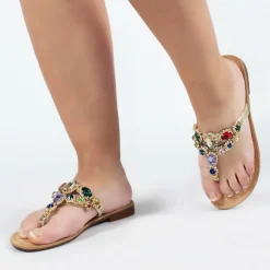 Chinelo AZAREY