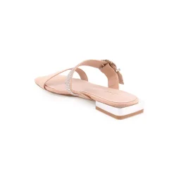 Chinelo AZAREY