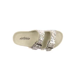 Chinelo ISTERIA