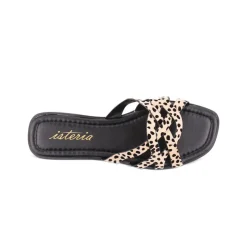 Chinelo ISTERIA