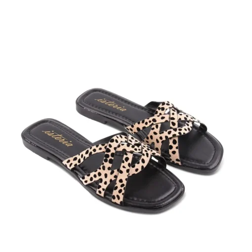 Chinelo ISTERIA