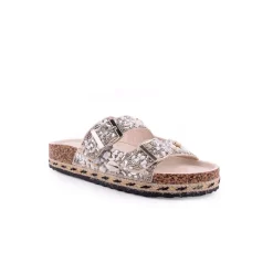 Chinelo ISTERIA