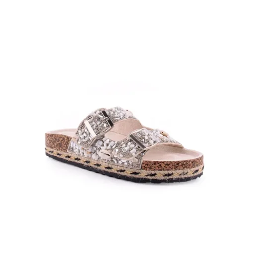 Chinelo ISTERIA