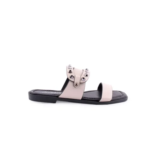 Chinelo ISTERIA