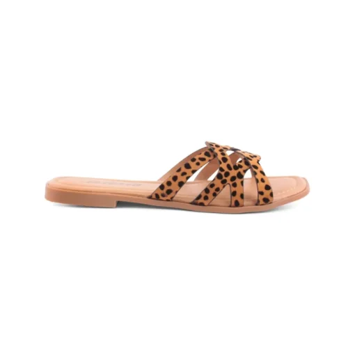 Chinelo ISTERIA