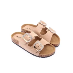 Chinelo ISTERIA