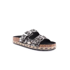 Chinelo ISTERIA