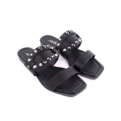 Chinelo ISTERIA