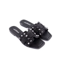 Chinelo ISTERIA