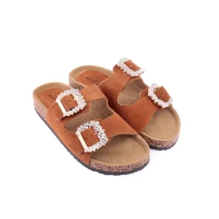 Chinelo ISTERIA