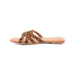 Chinelo ISTERIA