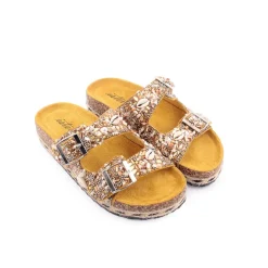 Chinelo ISTERIA