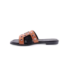 Chinelo ISTERIA