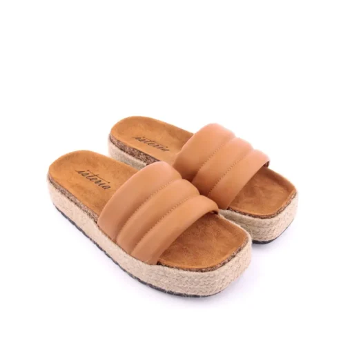 Chinelo ISTERIA