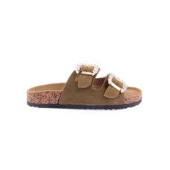 Chinelo ISTERIA