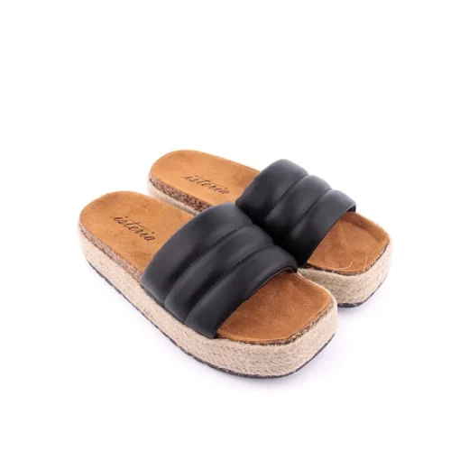 Chinelo ISTERIA