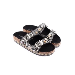 Chinelo ISTERIA