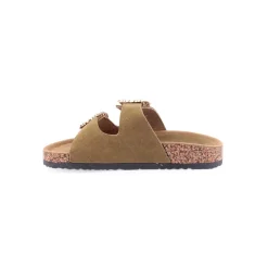 Chinelo ISTERIA