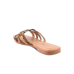 Chinelo ISTERIA