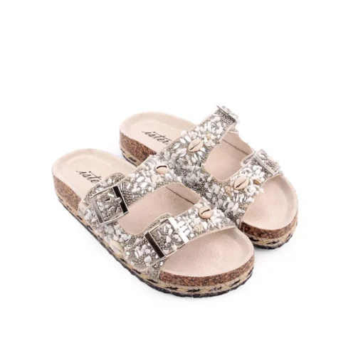 Chinelo ISTERIA