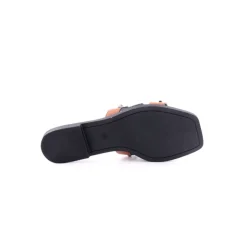 Chinelo ISTERIA