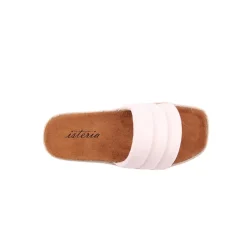 Chinelo ISTERIA