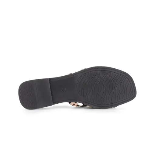 Chinelo ISTERIA