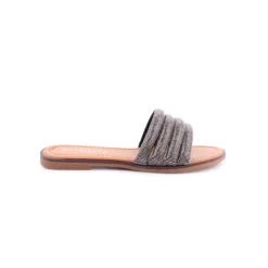 Chinelo LAPIERCE