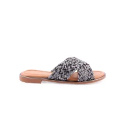 Chinelo LAPIERCE