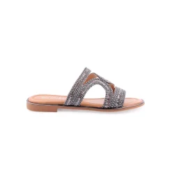 Chinelo LAPIERCE