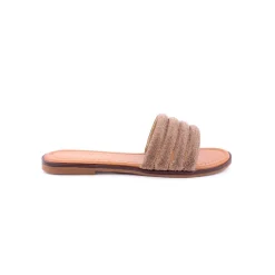 Chinelo LAPIERCE