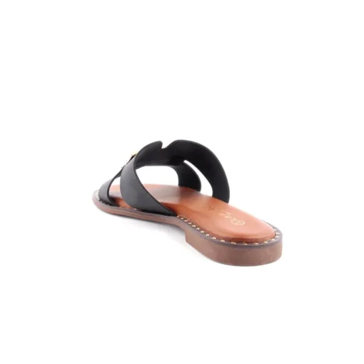Chinelo LAPIERCE