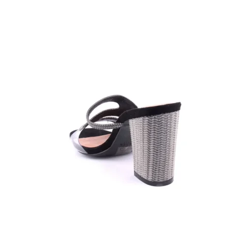 Chinelo LAPIERCE