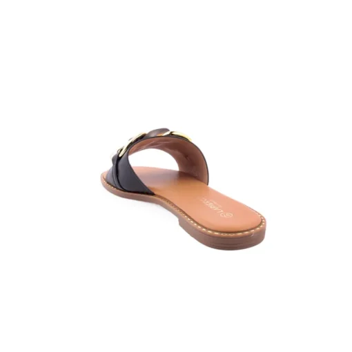 Chinelo LAPIERCE