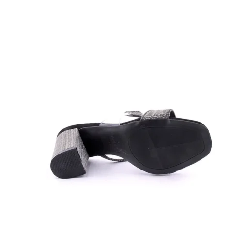 Chinelo LAPIERCE
