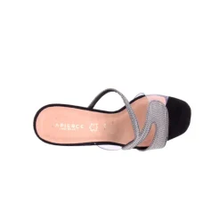 Chinelo LAPIERCE