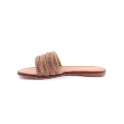 Chinelo LAPIERCE