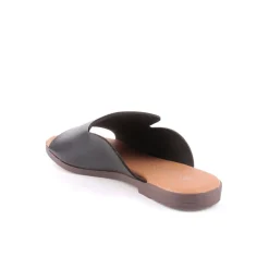 Chinelo LAPIERCE