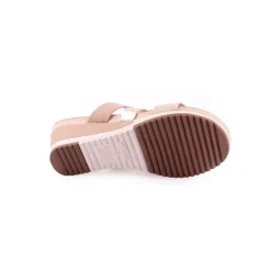 Chinelo MODARE