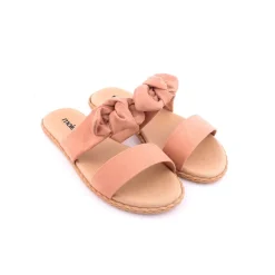 Chinelo MOLECA