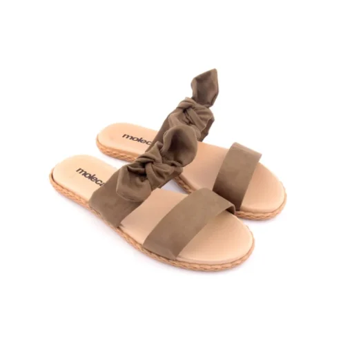 Chinelo MOLECA