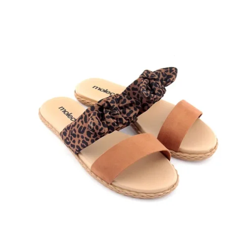 Chinelo MOLECA
